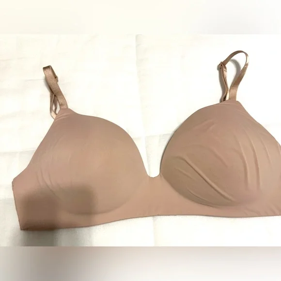 Victoria's Secret Women's Bra Set - Pink, Blue, Red, Tan - Picture 5 of 8